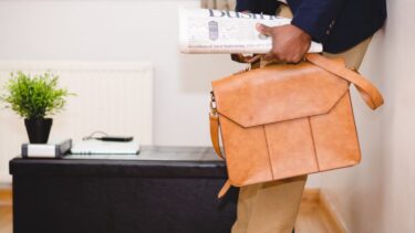 鞄・バッグのクリーニングはどこが安い？おすすめ業者と自宅でのお手入れ方法