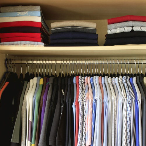 【季節別衣類の保管方法】シミやカビから洋服を守る正しい収納法を紹介