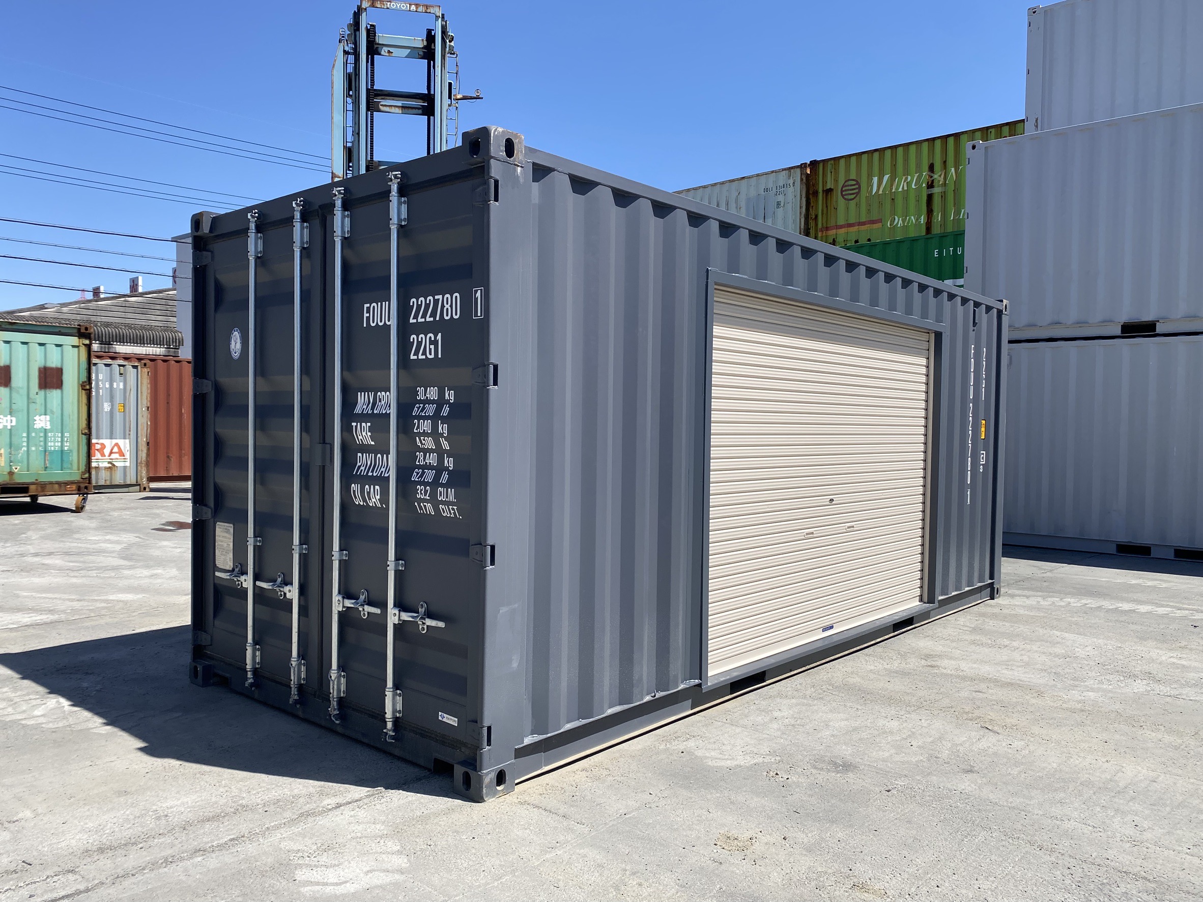 20ft3ｍシャッター付きコンテナ