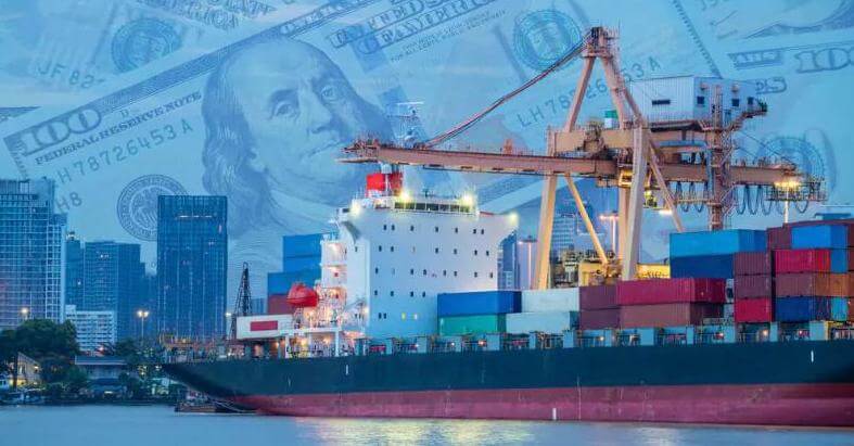 コンテナ海上輸送の運賃が上昇する原因について