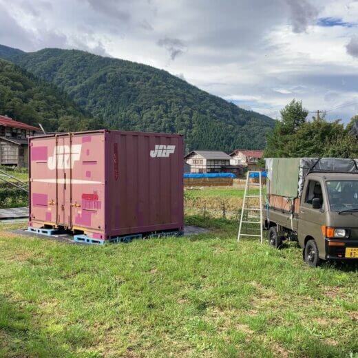 岐阜県飛騨市 12フィートJR中古コンテナ 側面開き 設置