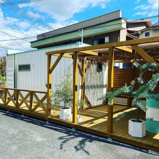 福岡県飯塚市 20フィートコンテナ設置（外観・ウッドデッキ）